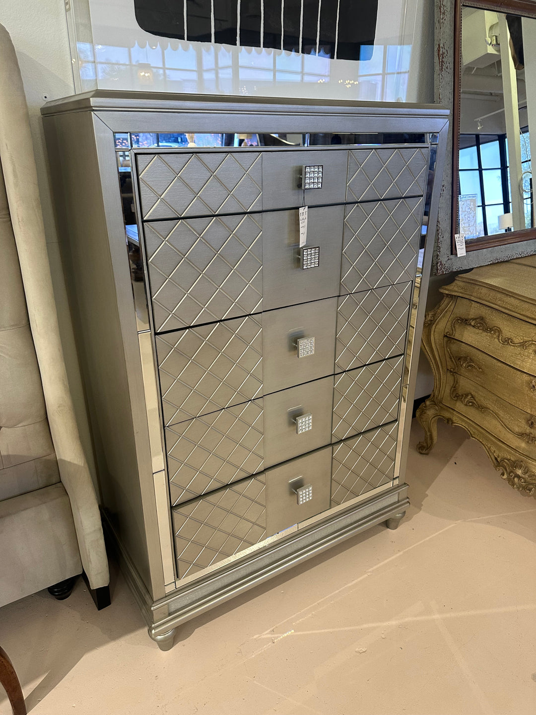 New Ashley Chevanna Chest of Drawers Dresser