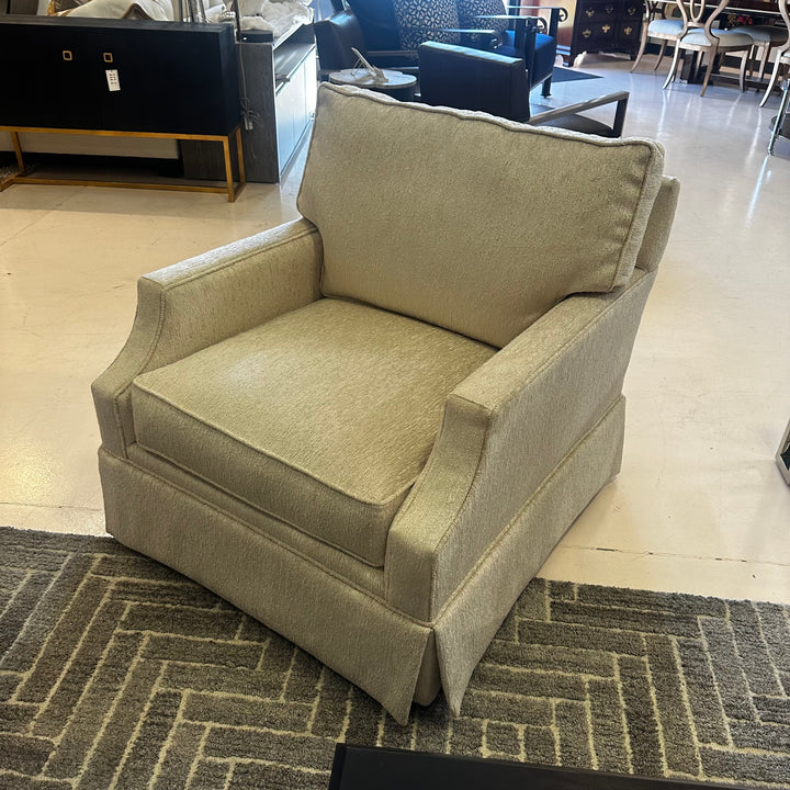 New Lexington Bedford Swivel Chair