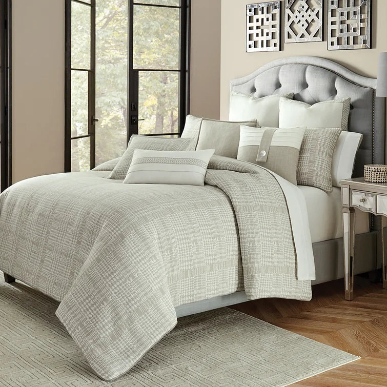 New Michael Amini Aico Julianna King Bed Set